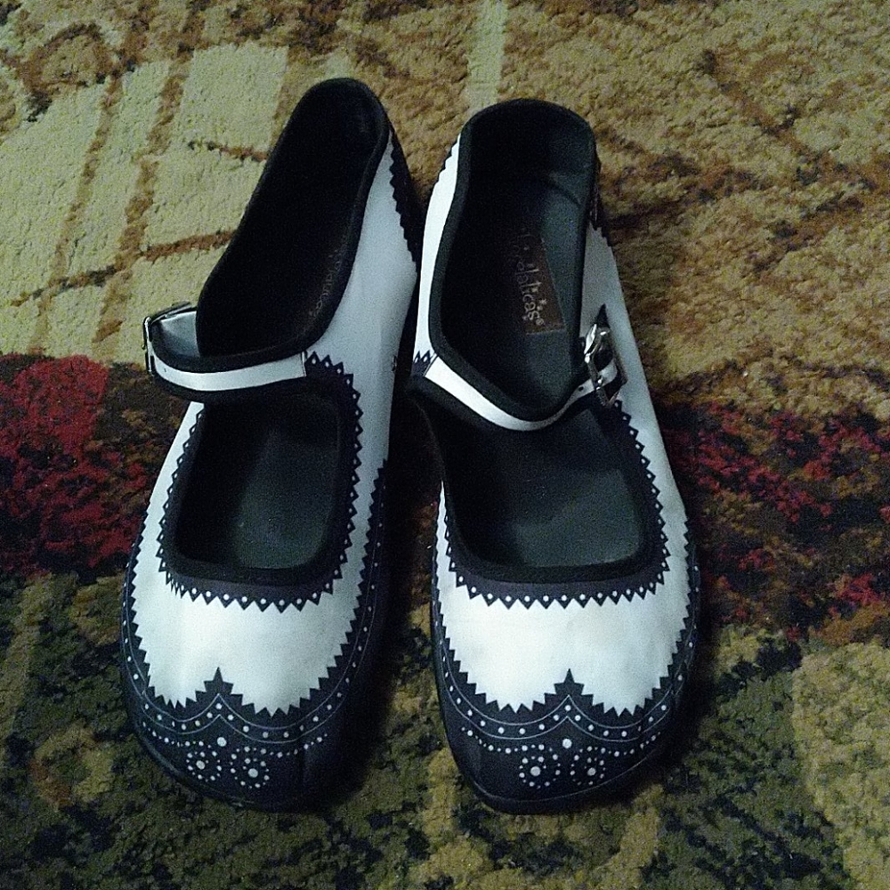 Chocolaticas wing tip shoes size 38